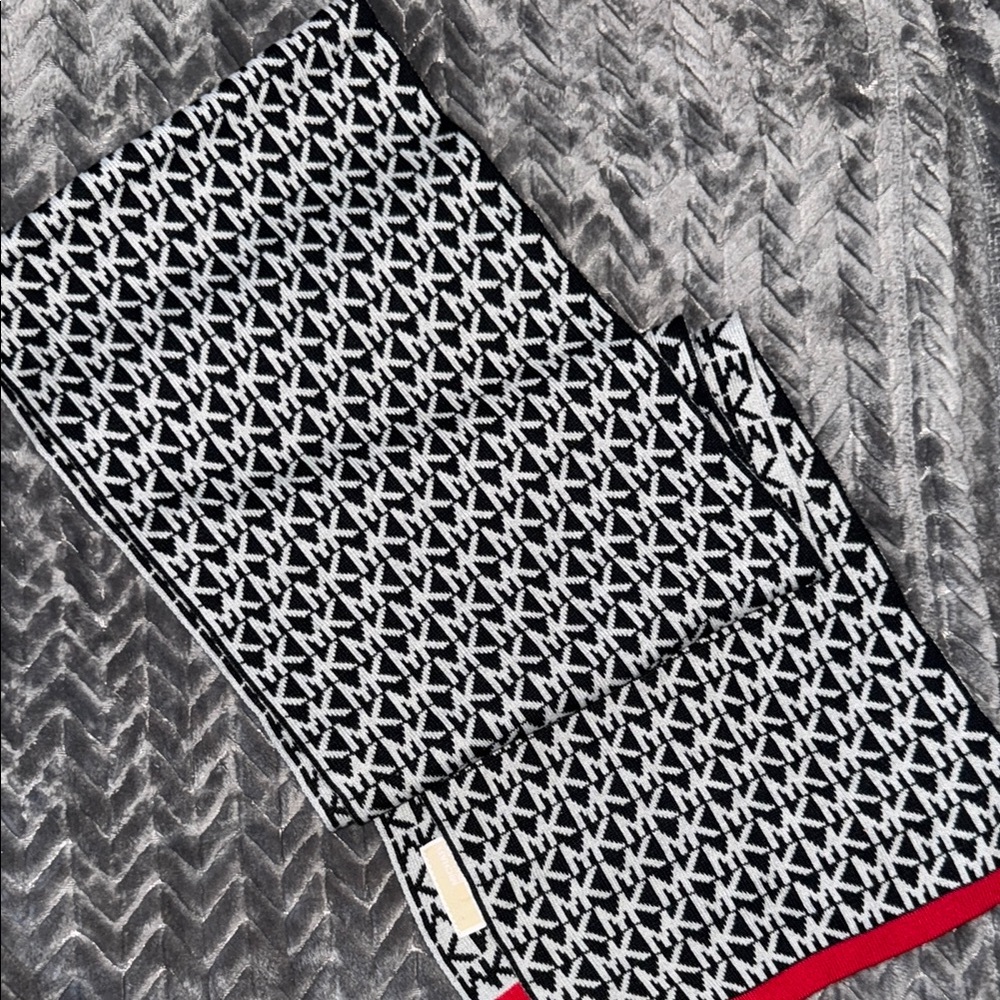 Michael Kors Black and White Scarf